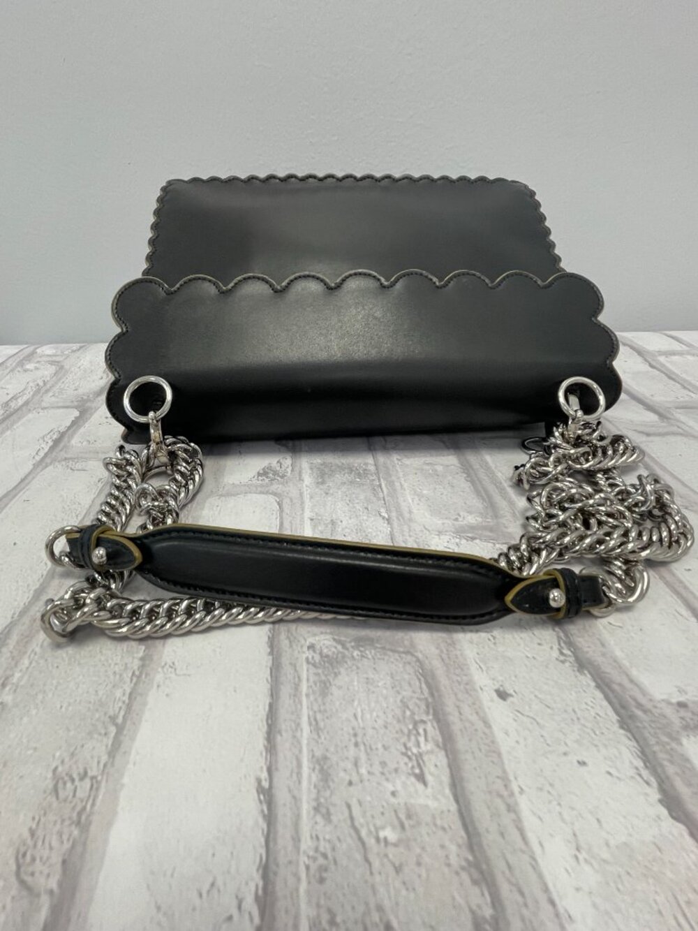Fendi Kan I Medium Shoulder Bag in Black - Preowned - Picture 7 of 13